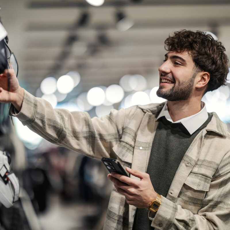 Digital showroom vs physical tradeshow